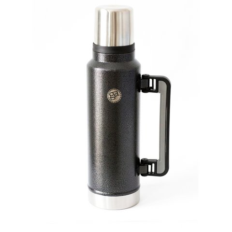 Termo 1.4lt con Asa Aluminio color negro - Gusto Argentino